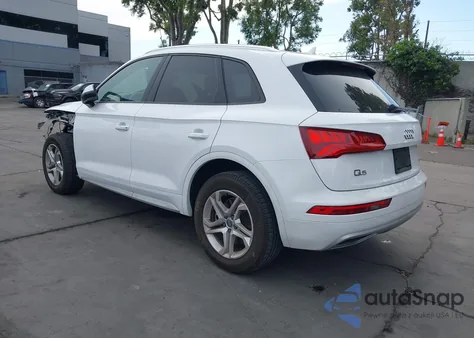 2018 Audi Q5 2.0T Premium/2.0T Tech Premium z USA, uszkodzony, nr VIN WA1ANAFY0J2135293